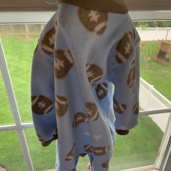 0-3 month fleece boy sleeper football - Picture 2 of 2